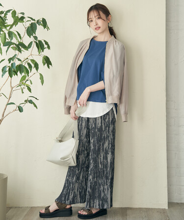 【アパレル専門店コックス】ikkaレディスが、雑誌「InRed」とのタイアップ企画で初夏の新作商品によるスタイリングを提案！