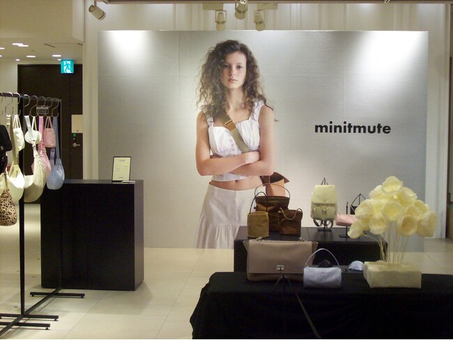韓国発のバッグブランドminitmuteが大阪阪急うめだ本店でPOPUPを開催