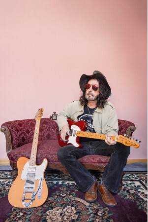 伝説的ギタリスト、マイク・キャンベルのシグネイチャーモデル『“RED DOG” TELECASTER(R)』FENDERとFENDER CUSTOM SHOPより2機種を発表