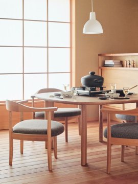 低座椅子での食卓 低座椅子での食卓