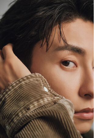 カミングアウトしたAAA・與真司郎が幼稚園で感じた“明確な違和感”明かす　最新エッセイから内容公開！　ノンフィクションエッセイ『人生そんなもん』4 月16日発売