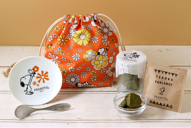 PEANUTS Cafe｜【数量限定】“母の日”やギフトにもおすすめ◎4月23日(水)よりスヌーピーのアソートポーチが登場！