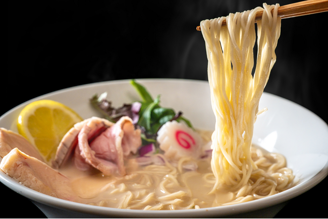 2025年4月10日、初の海外進出となる１店舗目「麺屋 おく村」を台湾の新北市にオープン！