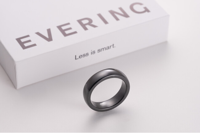 全国のauショップなどで「EVERING」発売