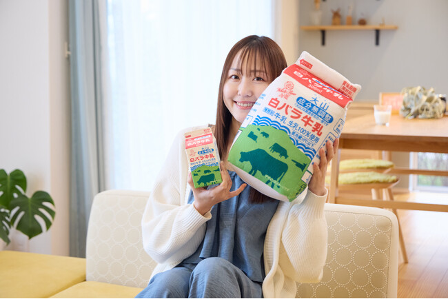 鳥取生まれの「白バラ牛乳」がぬいぐるみになって全国へ！ 「白バラ牛乳BIGマスコット」を新発売！