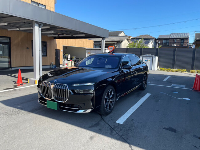 名古屋MKが高級EV「BMW i7」を4台導入。静粛で快適な乗り心地をメータータクシーでも