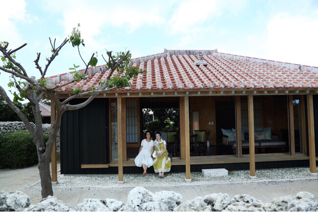 星野リゾートの魅力、フリーアナウンサー・中村江里子氏の母娘旅の記録を書籍化！施設のライブラリーに設置