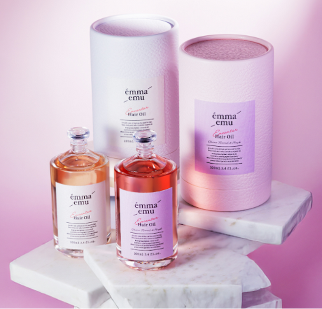 髪にツヤと柔らかさを与え、魅惑のスタイリングを演出するemma emu encantar Hair Oilに新たな香り「Shine Floral ＆ Musk」登場