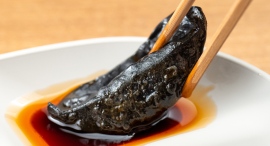 【4/16】ブラック餃子やカラフルないなりずしも!『中華そば 三太』が「仙台みらいん横丁」にオープン 【4/16】ブラック餃子やカラフルないなりずしも!『中華そば 三太』が「仙台みらいん横丁」にオープン