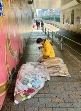 新宿 百人町のゴミ拾い・朝清掃活動 ~ 4月12日(土)に国際サイエントロジー・ボランティア主催により実施 新宿 百人町のゴミ拾い・朝清掃活動 ~ 4月12日(土)に国際サイエントロジー・ボランティア主催により実施