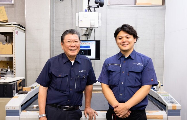 職人技とコンピューターの二刀流で皮革製造を切り開く「篠原刃型」が、新たなスタッフを迎え新年度をスタート。多品種小ロットを必要とするクリエイターを歓迎します！