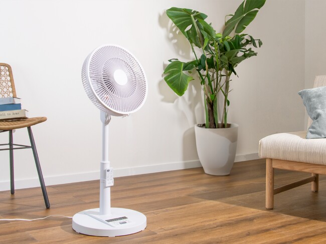 日々のくらしに、ここちよい風を。ホコリがつきにくく静かで省エネ、ZEPEALの扇風機