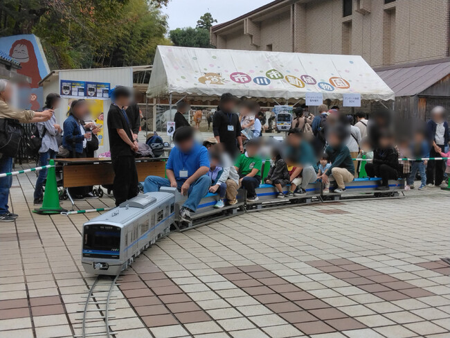 今回は規模を拡大し春バラ開花の時期に2日間開催！　5/17(土)・18(日)「市川市動植物園×北総鉄道コラボまつり」
