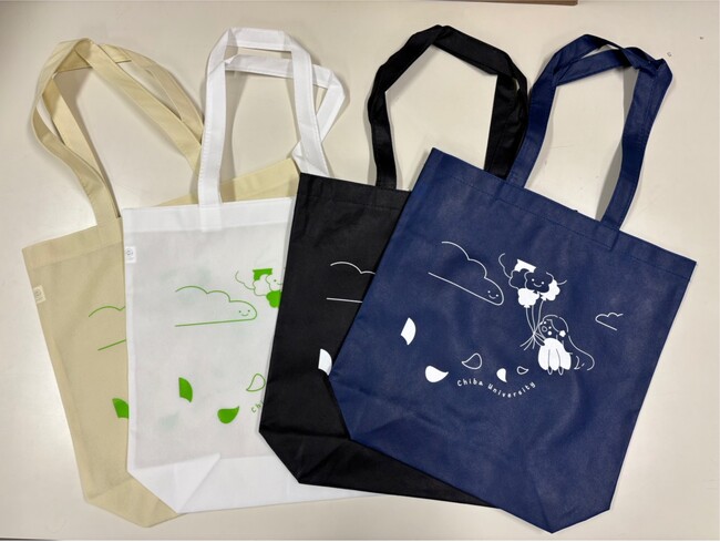 千葉大学入学式にて学生企画で新入生にオリジナルエコバッグ2500個をプレゼント