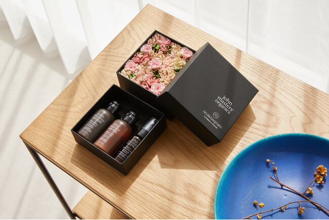 母の日の贈り物に。john masters organics × Nicolai Bergmann Flowers & Design collaboration gift box