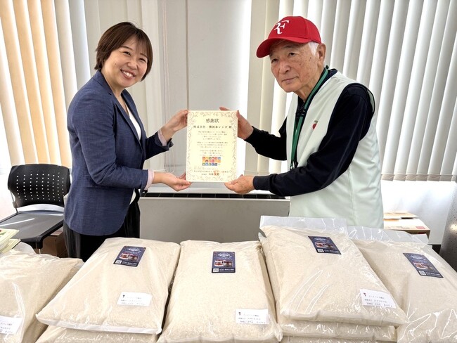 「Christmas Market in 横浜赤レンガ倉庫」限定オリジナルマグカップ売り上げの一部をフードバンク横浜に寄付