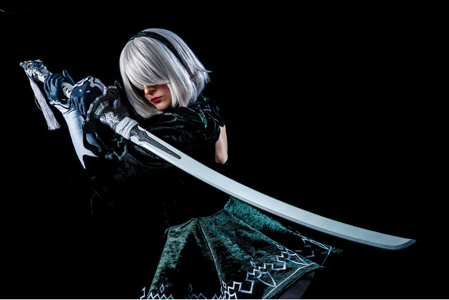ゲーム「NieR:Automata」の剣「白の契約」を1/1スケールで再現した全長約139cmのスマート・トイ　6月6日予約販売開始
