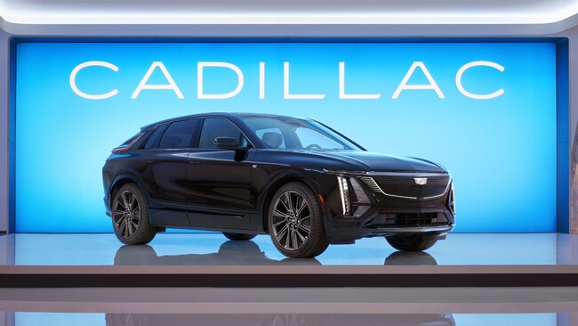 キャデラック初の電気自動車「リリック」を先行展示　GMジャパン、「CADILLAC PLACE “MEET LYRIQ”」を開催