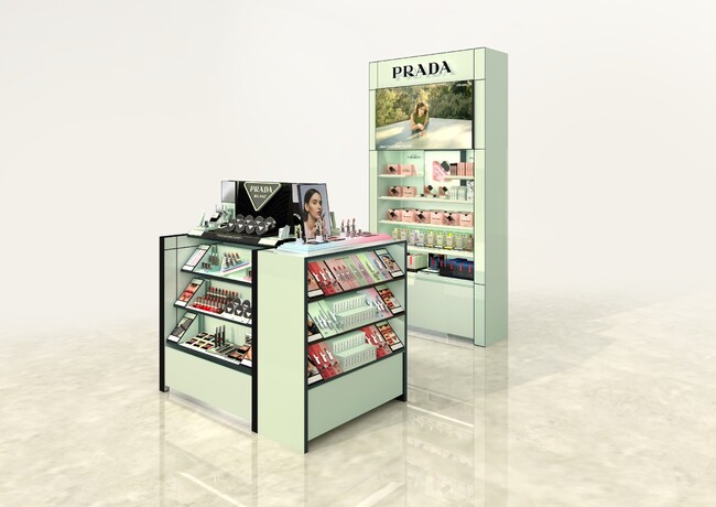 ＜プラダ ビューティ＞初のコスメセレクトショップ出店。@cosme TOKYOに展開