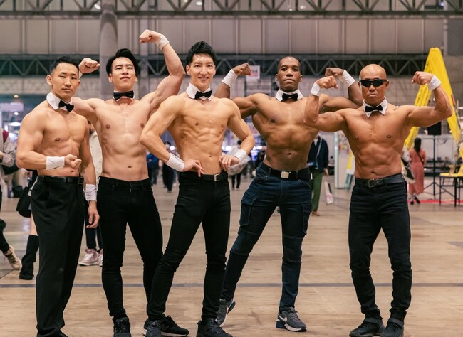 マッチョたちがお姫様抱っこ！ニコニコ超会議2025にて筋肉紳士集団ALLOUTが「マッスルタクシー」を実施（4月26日,27日）