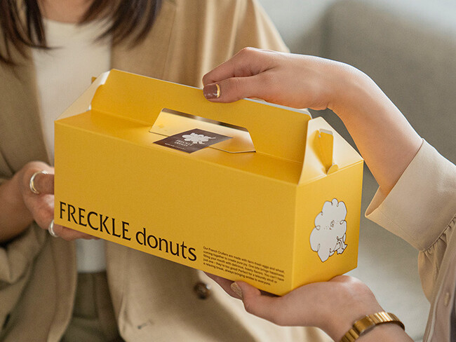 代々木公園で人気の日本発フレンチクルーラー専門店FRECKLE donuts虎ノ門ヒルズ店が4月21日（月）にオープン