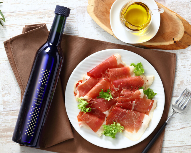 母の日や父の日ギフトにおすすめ【数量限定発売】オリーブオイルは必需品！というグルメな方に。希少品種の有機栽培品エキストラバージンを日本で検査＆瓶詰したグリーン系美味オイル。