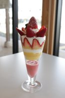いちごパフェ