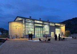 Teshima Factory(香川県・豊島、2025年) 写真提供:スキーマ建築計画 Teshima Factory(香川県・豊島、2025年) 写真提供:スキーマ建築計画