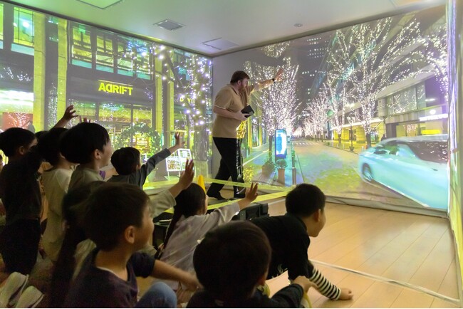 【新発想】保育室が“イマーシブ冒険空間”に！「ECCえいごVRたいけん」販売開始