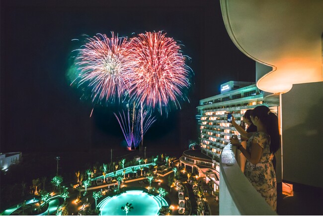 花火をプライベート空間で間近に鑑賞！客室のバルコニーから眺める夏の特別宿泊プラン「花火View Room」販売【グランドメルキュール沖縄残波岬リゾート】