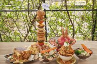 食べるアトラクション！？高さ30cm超えのしいたけバーガータワーが登場！静岡・伊豆の美味しさ魅力を感じる15種ものワクワクイベントも開催　ゴールデンウィークは家族みんなで「伊豆・村の駅」へ！