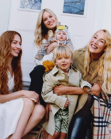 【BURBERRY】バーバリーが母の日を祝したキャンペーンフィルムを公開