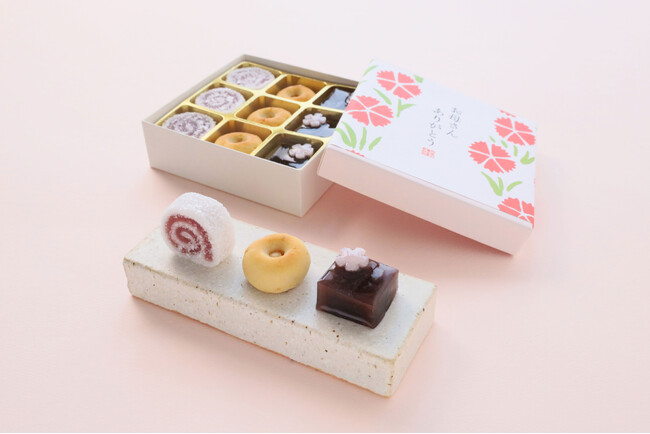 母の日に亀屋良長のとっておきの銘菓を。心温まる和菓子の贈りもので感謝の気持ちを届けましょう。