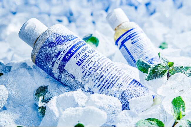 お風呂上りにエアコンいらずの爽快感！アメリカ発の世界的オーガニックボディケアブランド「ドクターブロナー」は猛暑を快適に過ごす「マジックソープ」ペパーミント限定セットを5月22日(木)に発売開始！