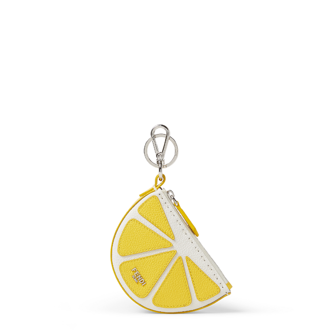 フェンディ、2025年サマーコレクションより遊び心溢れるチャームの新作を発売!