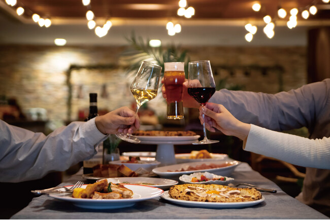 梅田阪急で本格窯焼きピッツァなど食べ放題のビアガーデン、予約開始。「TRATTORIA AL POMPIERE（トラットリア アル・ポンピエーレ）」5月21日から開催。