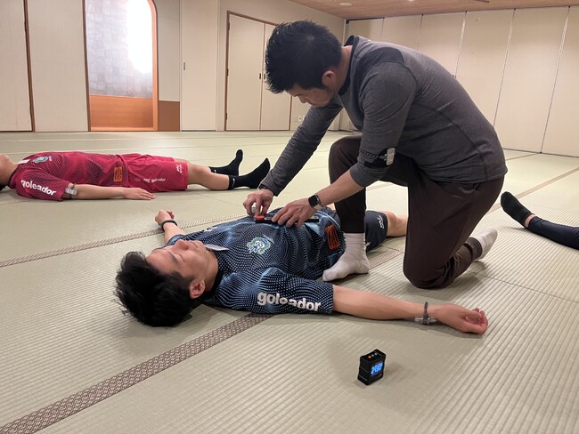 「呼吸を変えたらシーズン中の怪我での離脱者が過去10年で最少に！？」コンディショニングパートナーのBREATHERサポートのもと、湘南ベルマーレフットサルクラブが実践する「呼吸最適化プログラム」とは？