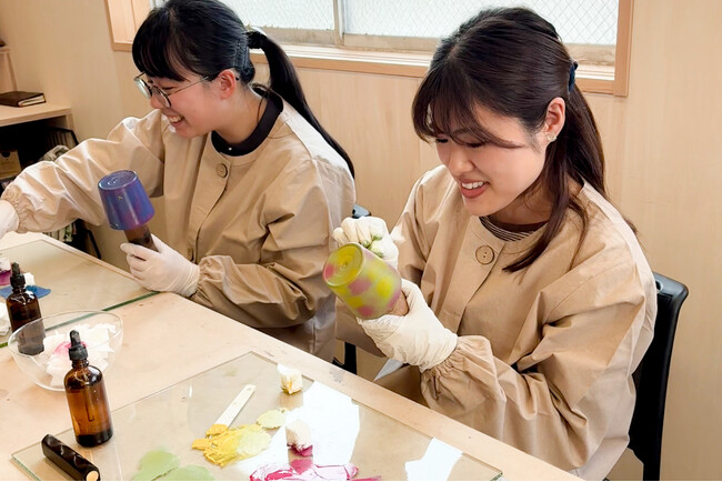 子どもも大人も、夢中になる。京都発、“西陣の漆に、遊ぶ。” 新しい工藝体験、始まる。