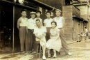 創業時の社員集合写真