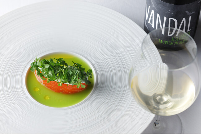 【奥入瀬渓流ホテル】青森の風土と歴史が紡ぎ出す食文化を昇華した、春の味覚を味わうフレンチレストラン「Sonore」春限定メニュー提供