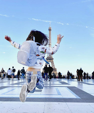 「ママ・パパと一緒」が、今日をもっと特別にする。親子の時間に寄り添うバッグ　q bag paris「louvre kids(ルーブルキッズ)」発売