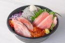 道の駅あわじ海鮮丼屋「えびす丸」の生しらす丼 道の駅あわじ海鮮丼屋「えびす丸」の生しらす丼