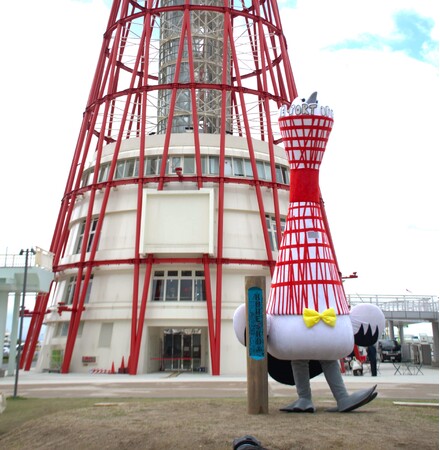 【神戸ポートタワー1周年】総入場者数がコロナ前210％超の64万人に大躍進！ リニューアルオープン記念オリジナルキャラクター「神戸オードリー」をお披露目
