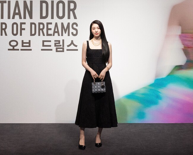【DIOR】ソウルで開幕「クリスチャン・ディオール、夢のクチュリエ」展に華やかなセレブリティたちが来場