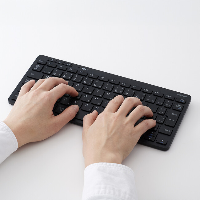 1台で複数のデバイスに対応できるキーボード、「デュアルワイヤレスキーボード」を新発売
