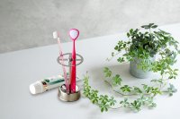 口臭予防に効果のある舌専用アイテム「舌ブラシ」の効用についてSHIKIEN公式HPで公開　第一印象のポイントは「ポジティブであること」