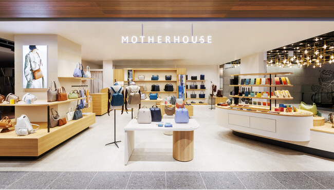 福岡で3店舗目となる「マザーハウス ONE FUKUOKA 店」がオープン、エリアで最大の空間を誇る