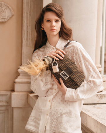 フェンディ、2025年サマーコレクションよりプレイフルなアクセサリーを発売!