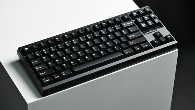 Keyreative × Kapowazの共同プロジェクト第2弾「KAP White on Black」キーキャップ、DIGIARTにて予約販売を開始。