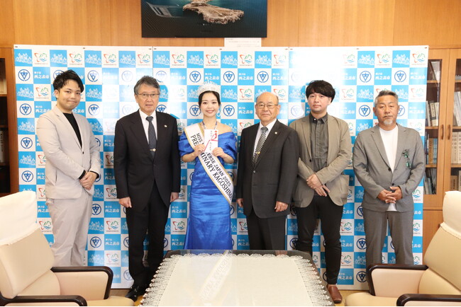 種子島出身のミス・ユニバース鹿児島代表 長田和寿那「ふるさとのためにがんばりたい」　西之表市を表敬訪問